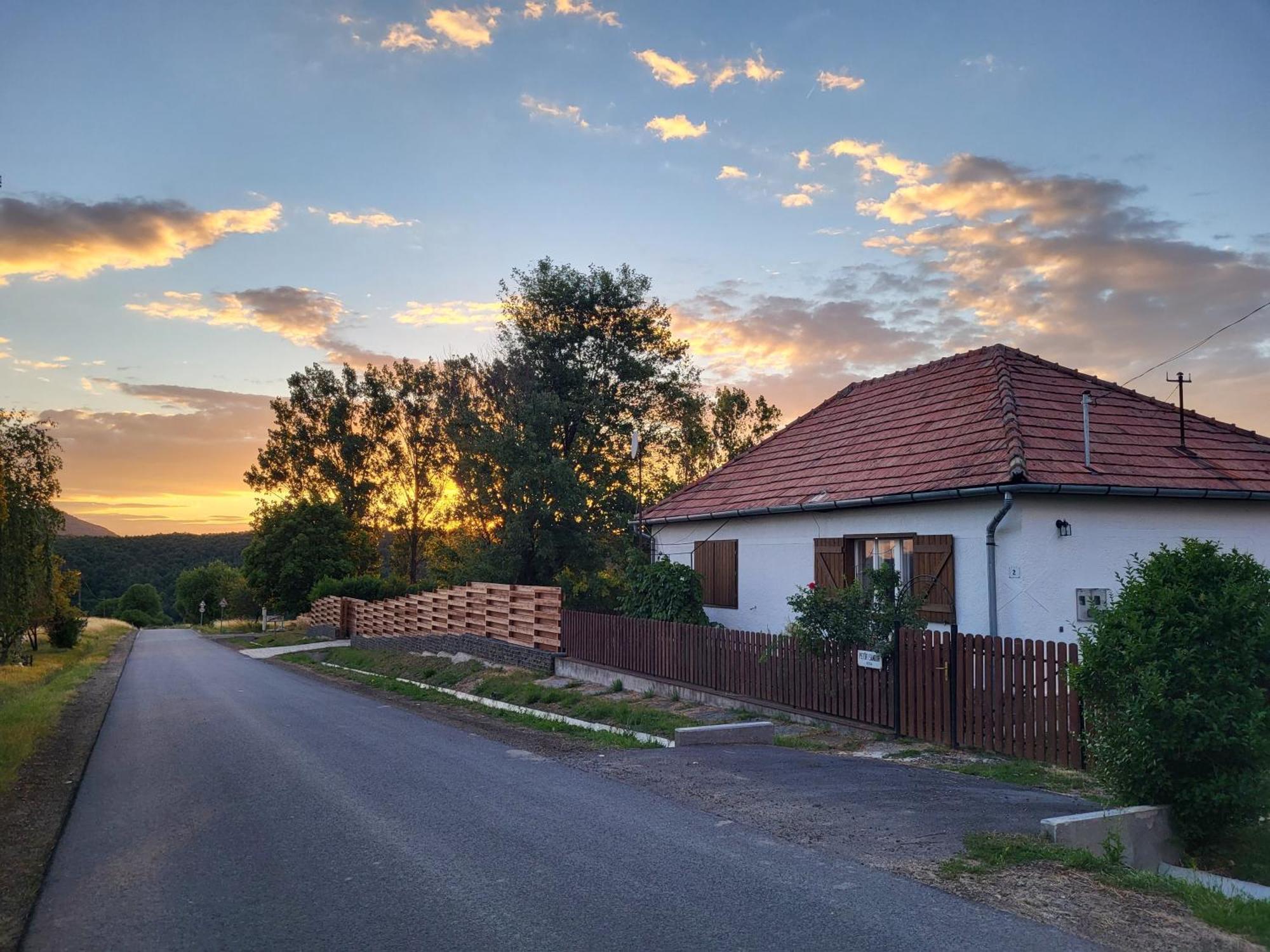 Tepke Guesthouse Garab Екстер'єр фото